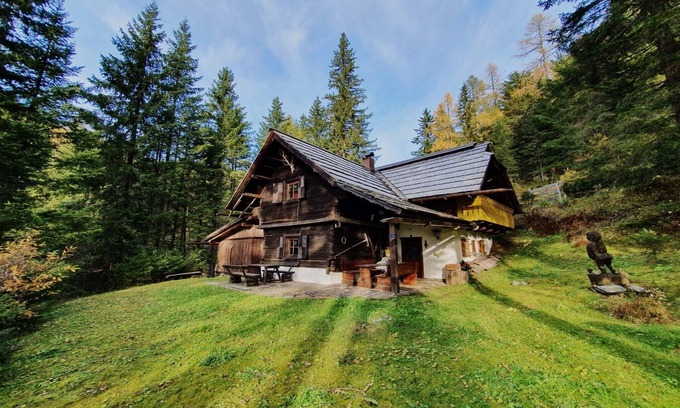 Bad Kleinkirchheim Apartamento | Idyllic cabin with sauna