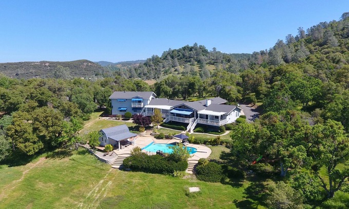 Vallecito Casa | Idyllic Gold Country Estate On Acreage, w/Private Pool & Close To Hiking Trails