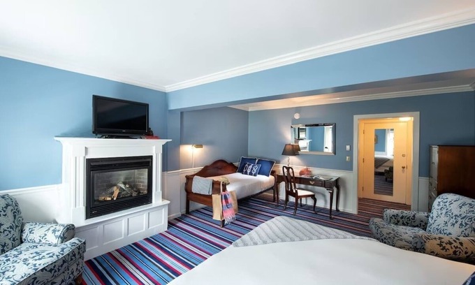 Kennebunkport Hotel | Idyllic Hilltop Retreat in Historic Hotel | Room w/ Fireplace & Free Breakfast