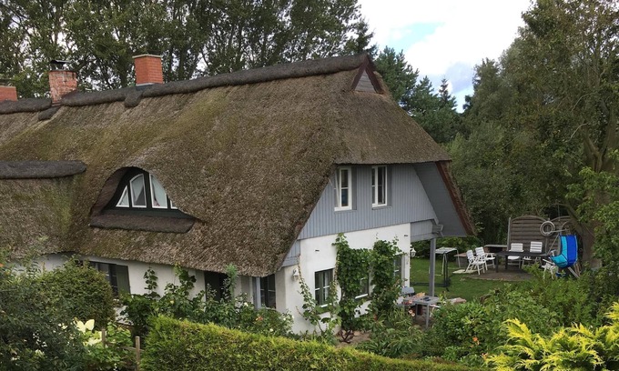 Saal Casa | El sueño de una casa de vacaciones en el Bodden en Neuendorf / Salón