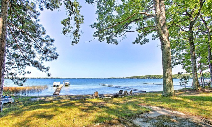 Interlochen Cabina | Idílica cabina de Interlochen con muelle en Green Lake