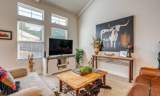 Highland Lake Estates Casa | Idyllic Lago Vista Home < 1 Mi to Lake Travis!