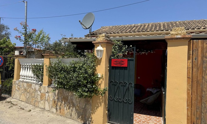 Skala Casa | Idílico en el campo y no lejos de la playa con Wifi, Holiday home Paramonas, Corfú