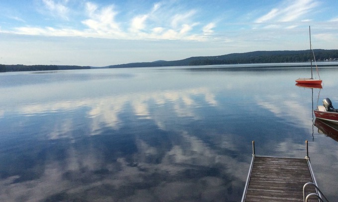 Oxford Cabina | Idyllic Panoramic Waterfront Maine Camp Cabin