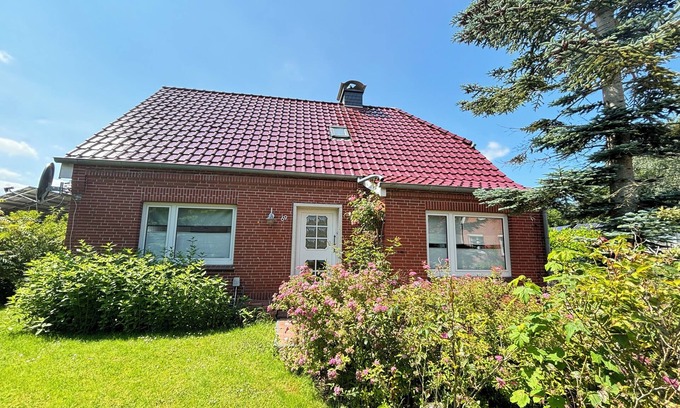 Emden Casa | Idyllisches Ferienhaus in Emden, 6 Pers., Großer Garten, Haustiere