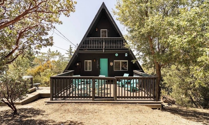 Pine Cove Cabina | Idyllwild Cabin: HotTub, Fireplace&Mountain Views!