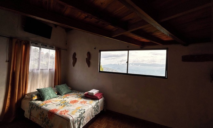 Santa Barbara Apartamento | If you are looking for a place to rest or work, this is the place to come and discover.
