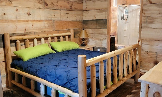 Murphy Cabina | If you want to get away from a busy life this mountain cabin is the place!