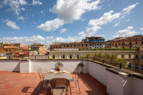 Rione XIV Borgo Apartamento | iFlat Scenic Penthouse with Terrace near Vatican