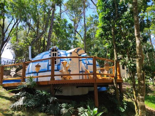 Bueno Brandao Cabina | Iglu Polar, Vila Mágica