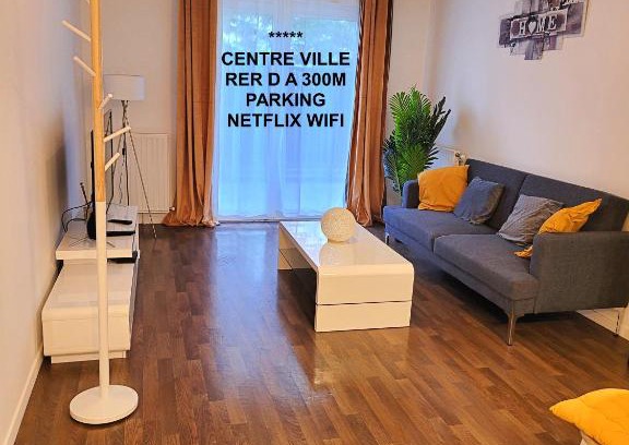 Center Apartamento | III Appart 2 Pièces, Neuf 200 m de Gare Parking Netflix Evry Courcouronnes