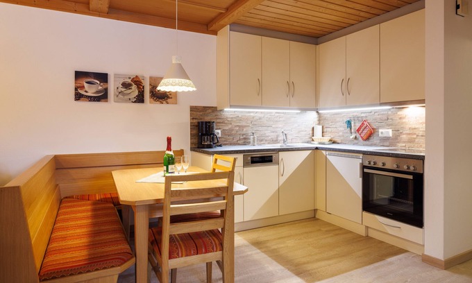 Grashof Apartamento | Iii, Ferienwohnung Unternberg , Balkon, Kochnische, 2 Schlafz. und 1 Wohnz., max 4 Pers
