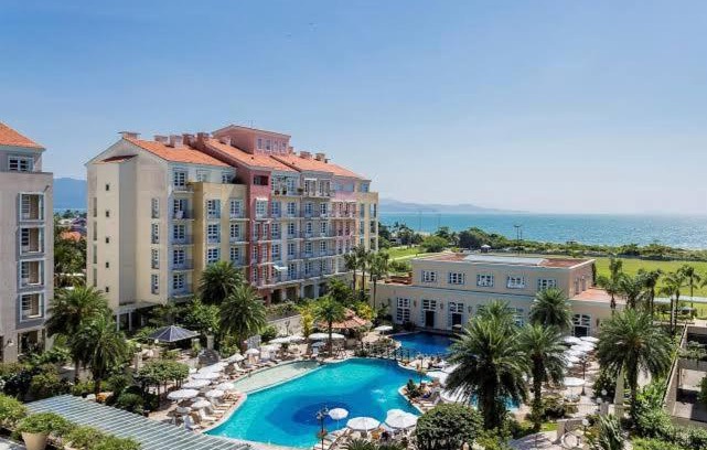 Jurere Internacional Apartamento | Il Campanario - Vista Para a Piscina