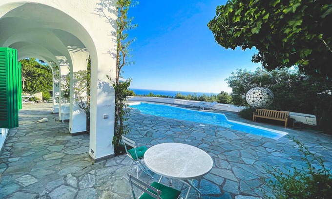 Anacapri Cama Y Desayuno | Il Carrubo Capri