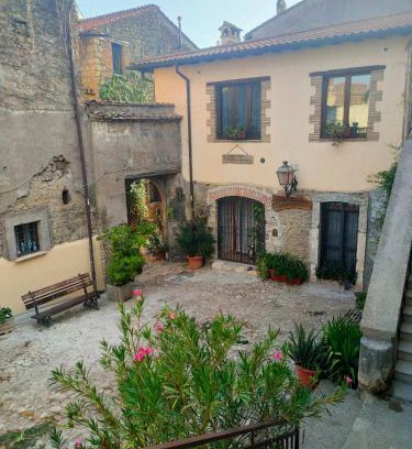 Capena Casa | Il Cortile del Castello