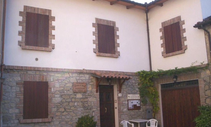 Rocca Malatina Apartamento | Il cortile di Rocca