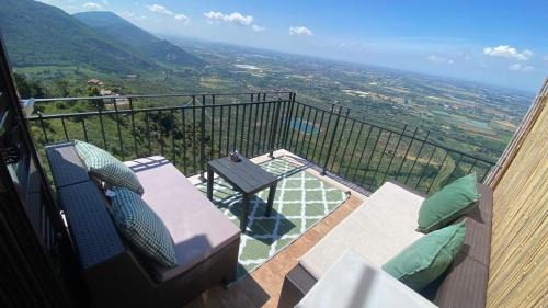 Norma Apartamento | il Fienile Suite con terrazza panoramica a strapiombo