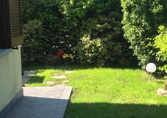 Arona Apartamento | Il Gelsomino di Via Leopardi