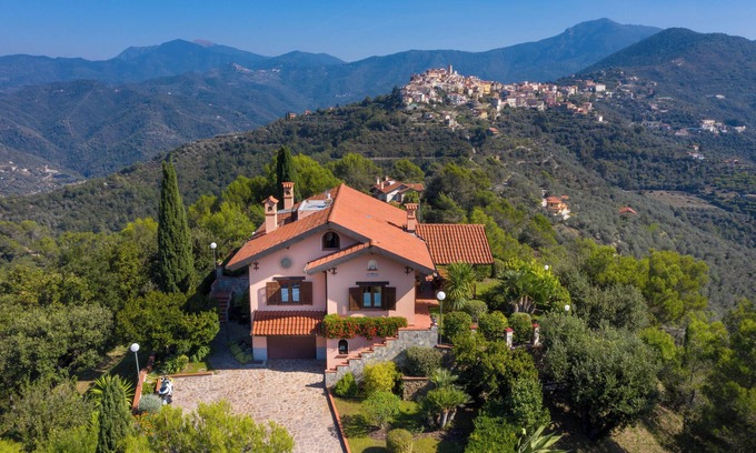 Perinaldo Villa | "Il Leccio - Romantic villa with breathtaking panoramic views