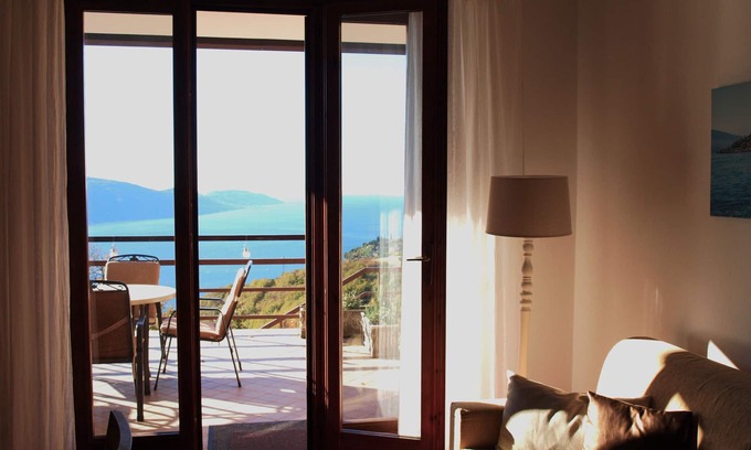 Aer Apartamento | Il Patio - Theater Home, with big terrace and marvellous lake view