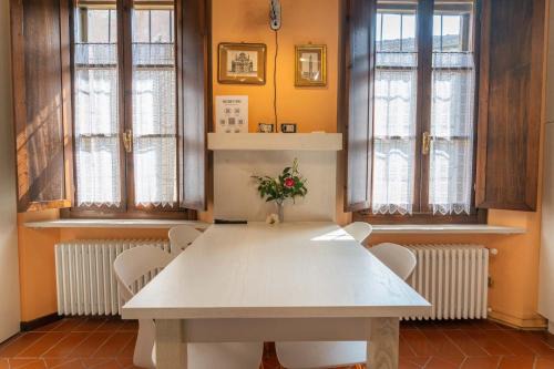Orta San Giulio Apartamento | Il Portico appartamento in piazza principale