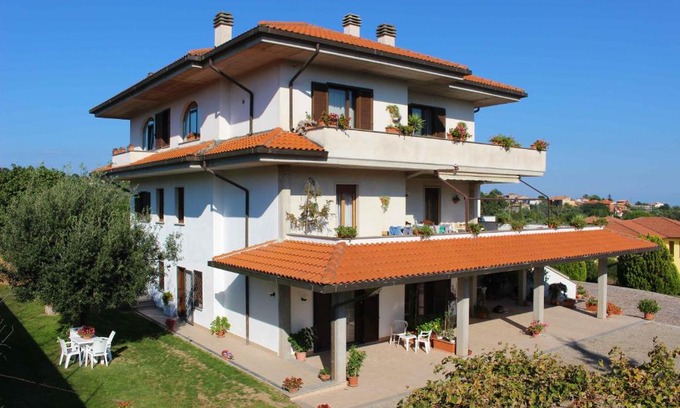 Montefiascone Cama Y Desayuno | Il Roseto di Daniela