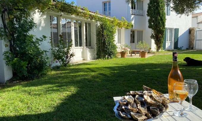 Loix Casa | Ile de Ré - loix - casa grande para 10 personas - jardín cerrado - centro del pueblo