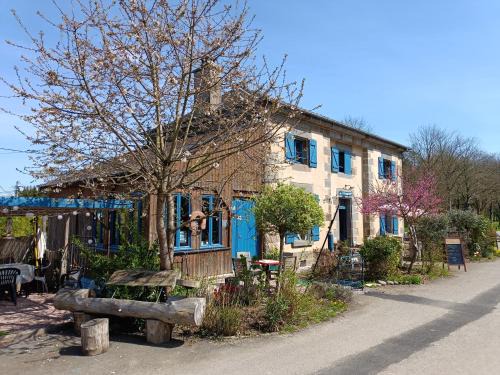 Hede Cama Y Desayuno | Ille Flottante, Maison éclusière et hébergements insolites sur le canal