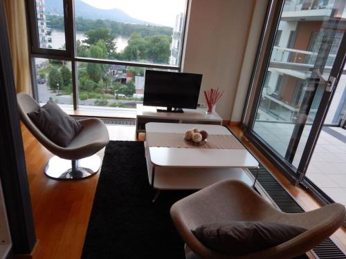 Vizafogo Apartamento | Imádnivaló medencés hotellakás szaunával.