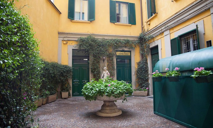Magenta Casa | IMHOME - Cadorna House