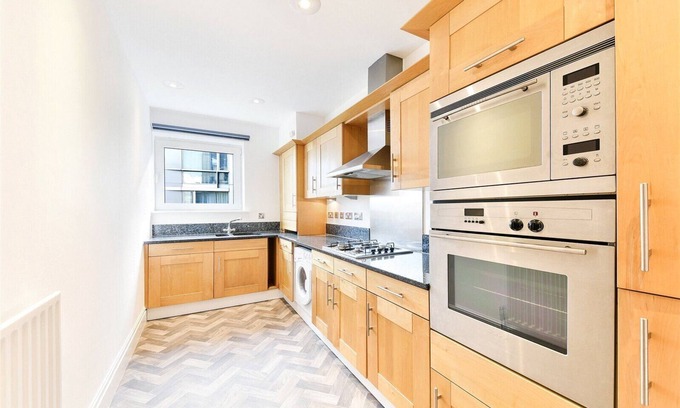 West Kensington Apartamento | Immaculate 2-bed House in Earls Court W14