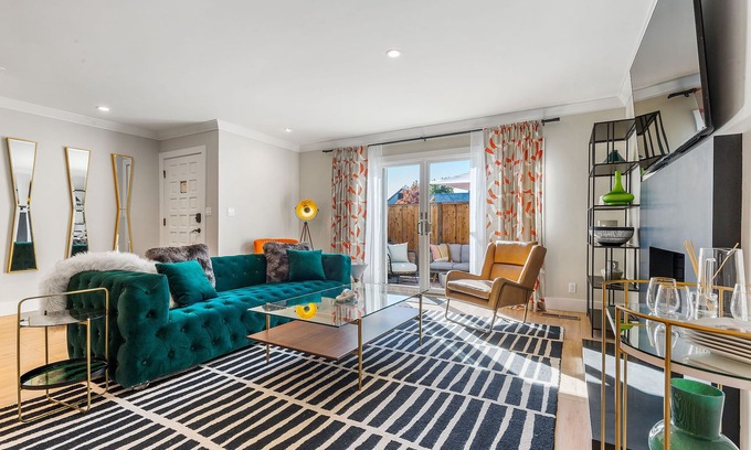 Walnut Creek Casa | Immaculate 2 Bedroom Executive Rental with Private Patio and Garage
