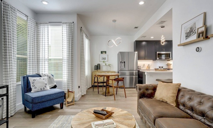 Highland Casa | Immaculate 2B/2B Modern Home N. Central | 30+ Days | Perfect for Temp Living