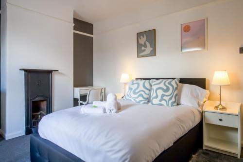 Northampton Apartamento | Immaculate 4-bed Home in Northampton by Renzo, Perfect for Contractors, Sleeps 7!