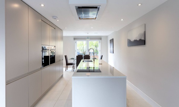 Windsor Casa | Immaculate Central Windsor Town House