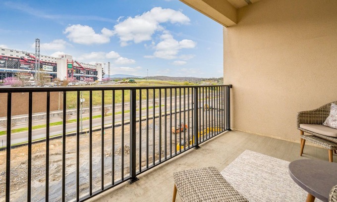 Bluff City Condominio | Immaculate condo DIRECTLY across from Bristol Motor Speedway!