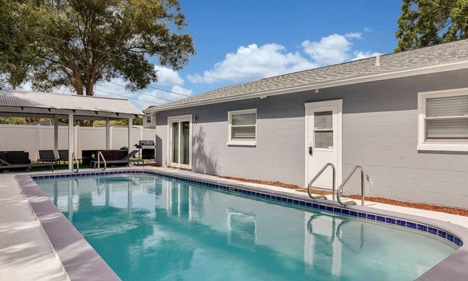 Tampa Casa | Immaculate & Cozy Entire Heated Pool House