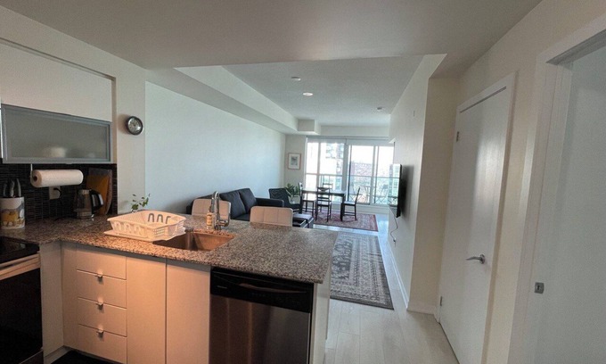 King West Village Condominio | Immaculate furnished one bedroom + den at Liberty Village, Toronto Downtown
