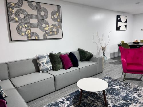 Newark Apartamento | Immaculate Luxury 3KINGs Bed, 2 Bath