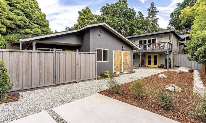 Napa Cabaña | Immaculate Napa Oxbow GuestHouse