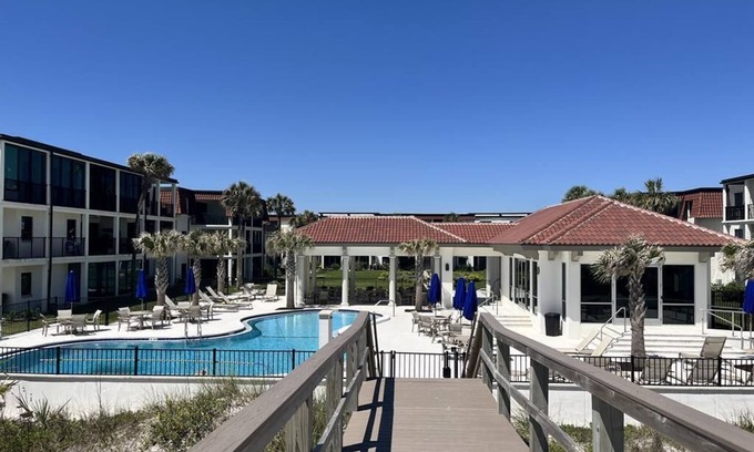 Jacksonville Beach Condominio | Immaculate one bedroom condo ground floor in S Jax Bch