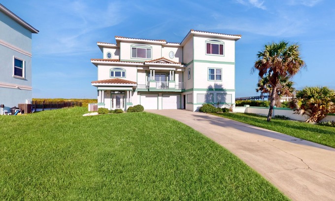 Marineland Acres Casa | Immaculate oceanfront house with pool, fitness room & deck - dog-friendly