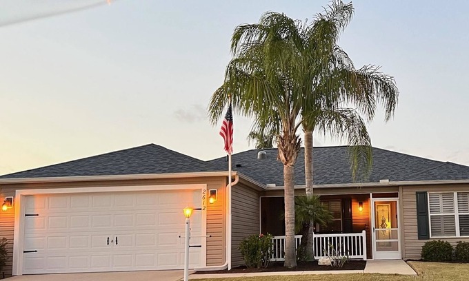 Duval Cabaña | Immaculate Ranch home in Village of Duval