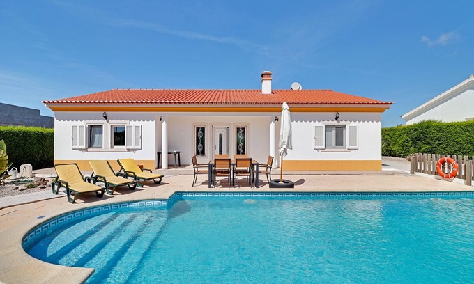 Aljezur Casa | IMMACULATE SPACIOUS THREE BEDROOM VILLA WITH POOL