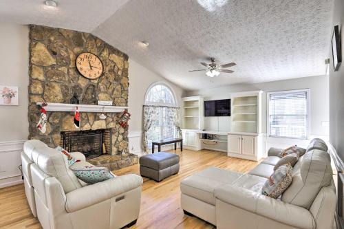 Suwanee Casa | Immaculate Suwanee House with Pool and Game Room!