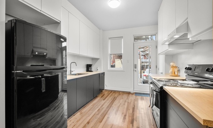 Hochelaga Apartamento | Immense Appartement, Spacieux, Lumineux, Près du Centre-ville, Tout Équipé