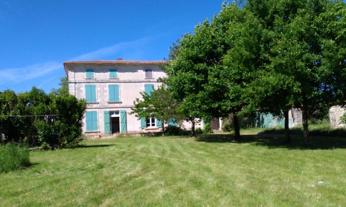 Marsais Casa | Enorme Logis 19, Charente-Maritime, 4 dormitorios, piscina, zona de juegos de tenis de mesa