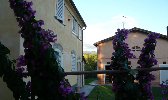 Sarzana Casa | Inmerso en un parque privado secular, equidistante de Cinque Terre y Versilia