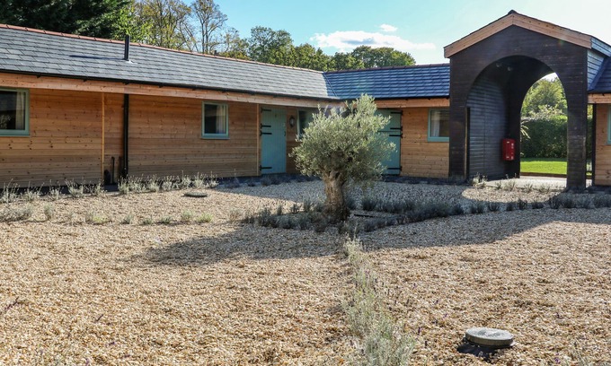 Aldermaston Wharf Apartamento | IMPALA - NO.6, pet friendly, with a garden in Goring-On-Thames