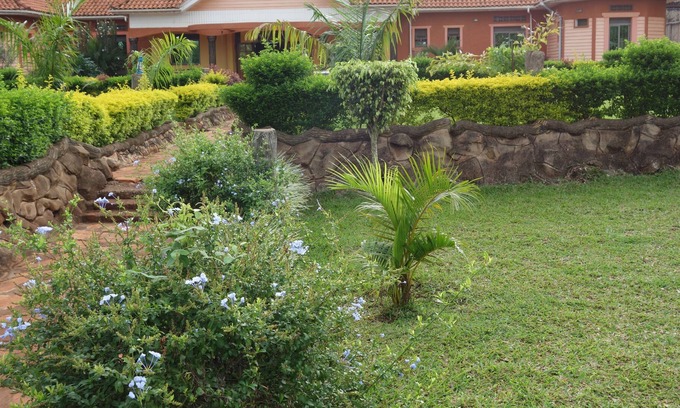 Jinja Hotel | Impala Suites Hotel